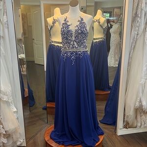 Elegant Blue Evening Gown